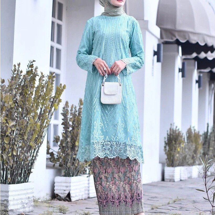 Kiranaol Kebaya Tunik Tule Modern