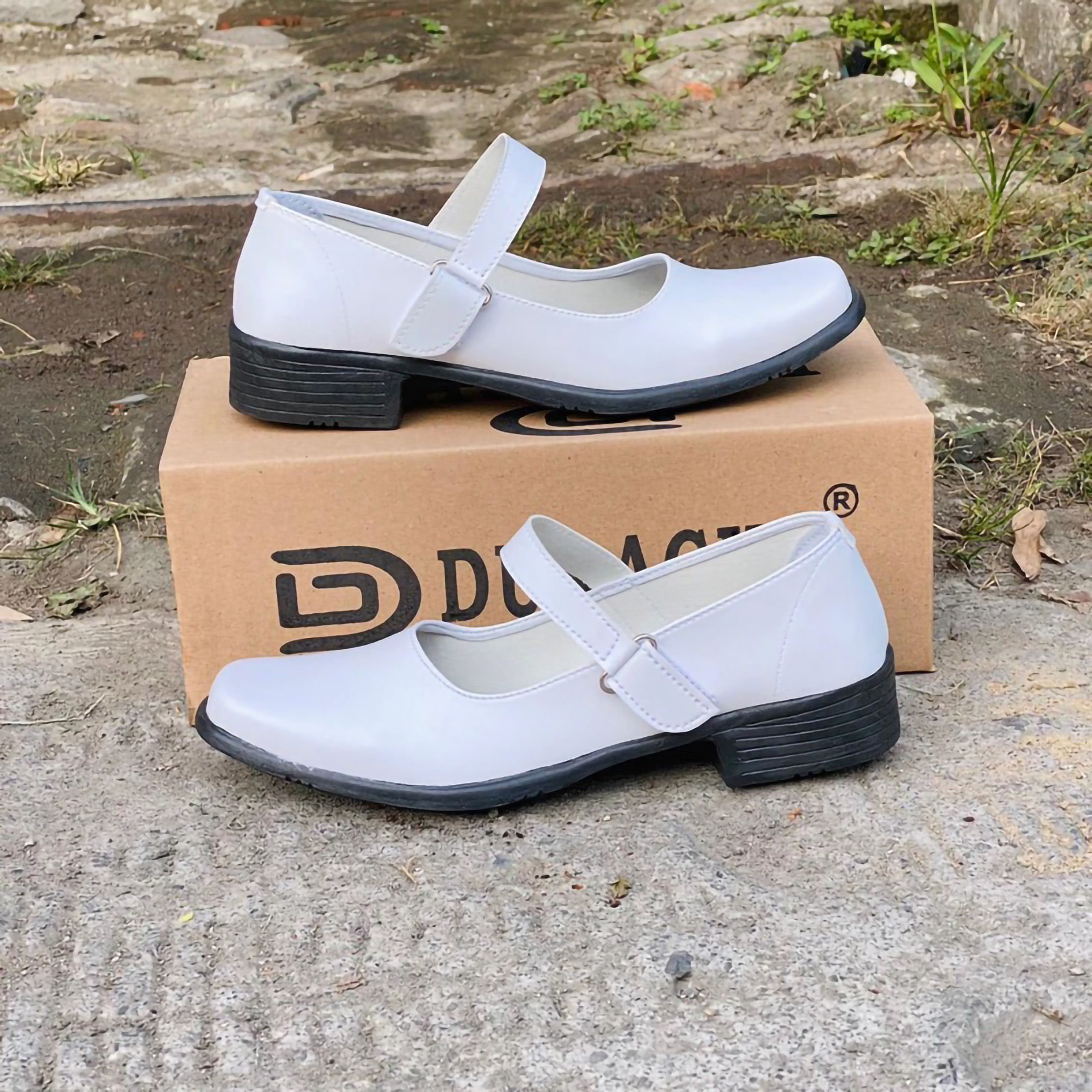  Durachy Sepatu Pantofel Wanita Putih DC-02