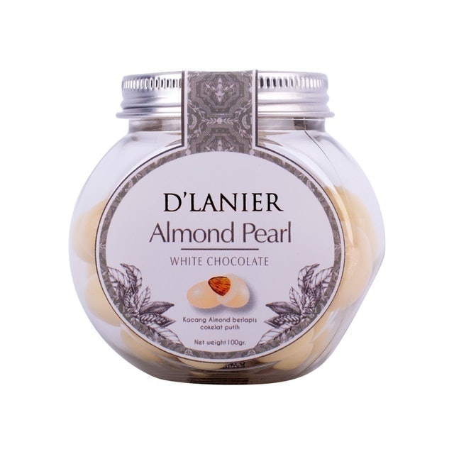 D'Lanier Almond Pearl with White Chocolate