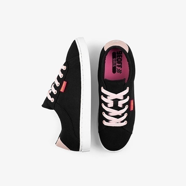 Geoff Max Delila Black Peach White