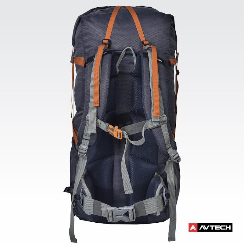 AVTECH Halycon 38 3