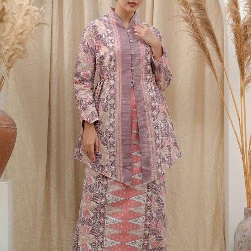 Evanthe Alura One Set Kebaya Rok Batik 2