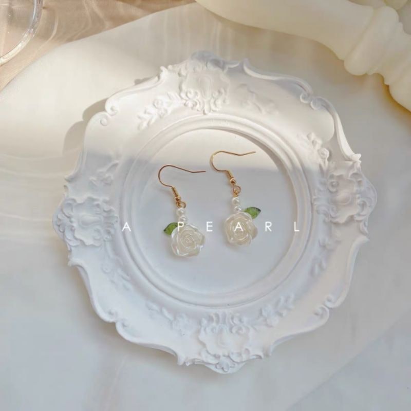 Anting Mawar Putih Korean Style 3
