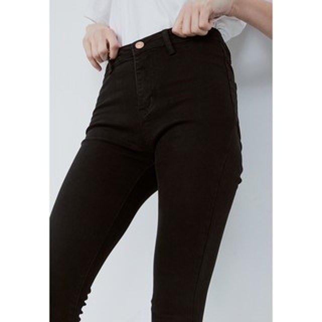 Darina Crop Jeans with Side Slit 5