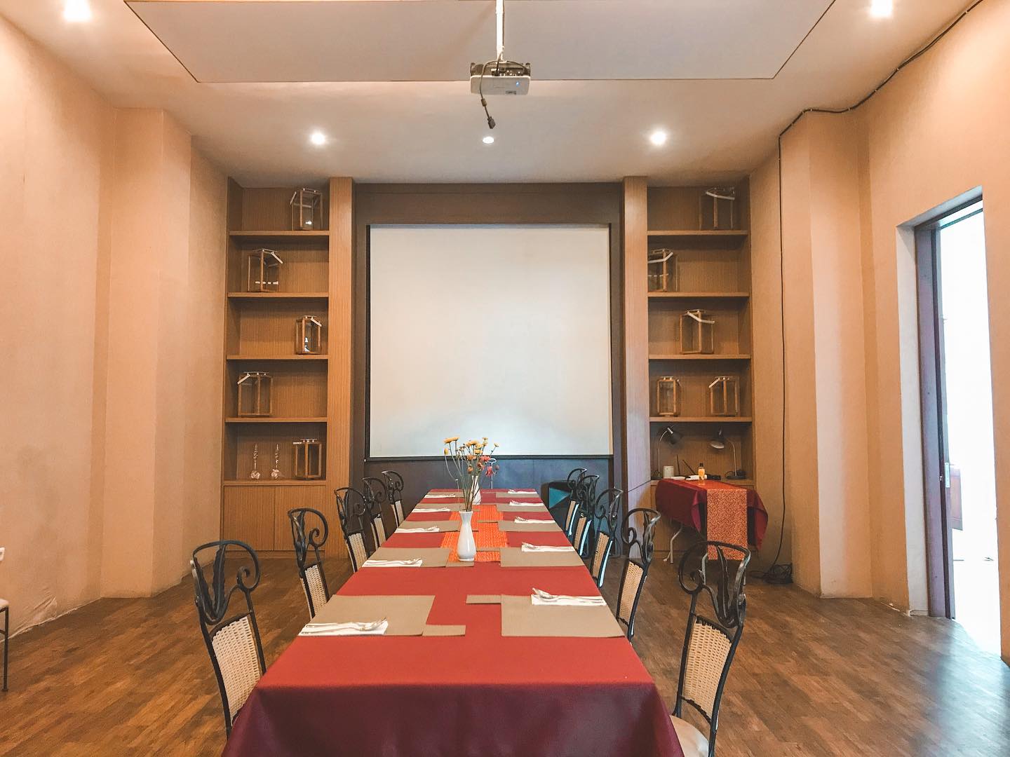 Javanine Resto 4