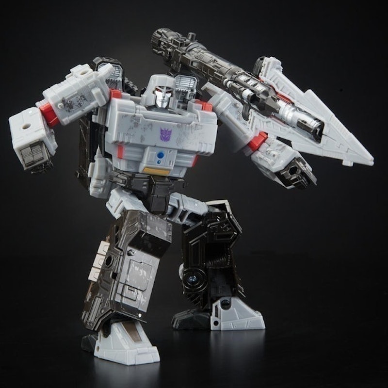 Transformers Generations War for Cybertron: Siege Voyager Class Megatron Action Figure 4