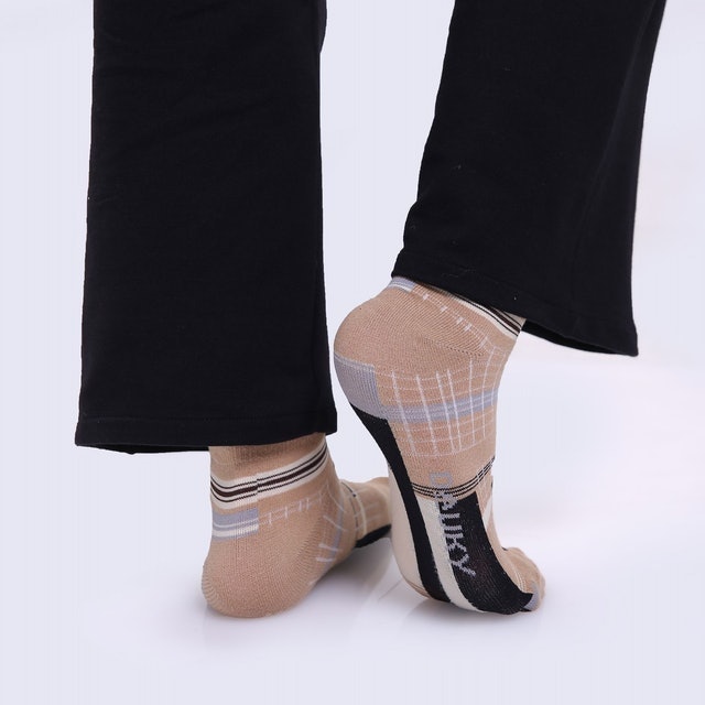 Dauky Kaos Kaki Aresha