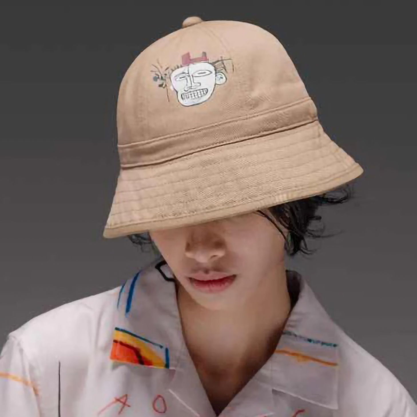 Bi-ensi Fesyenindo 3Second x BASQUIAT Topi Bucket Hat Math Cream 030823