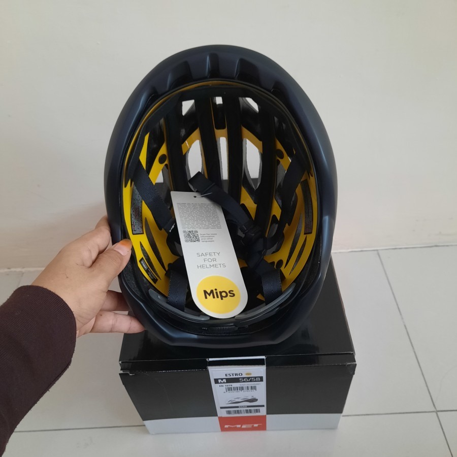 MET SPA MET Estro MIPS Helm Sepeda