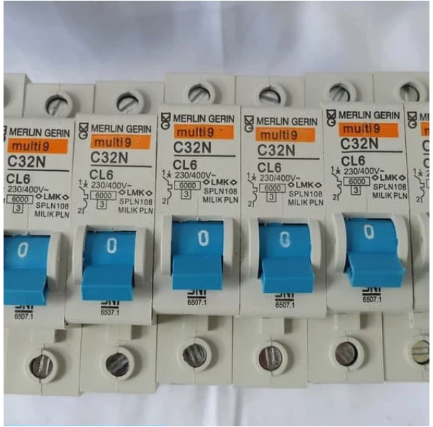 Merlin Gerin MCB Multi9 6 A CL6 4