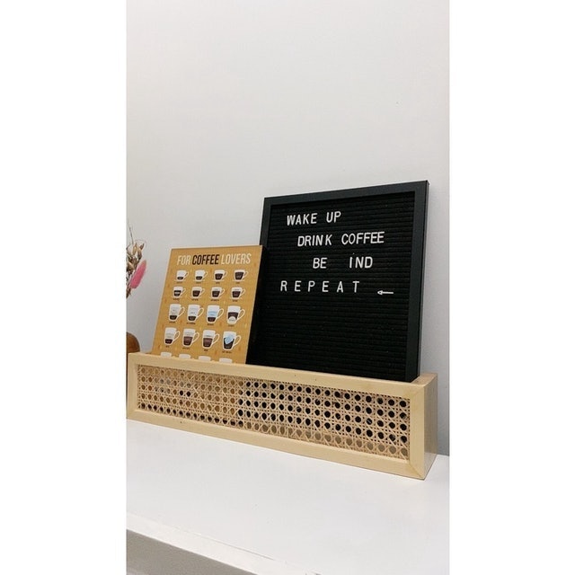 Haneewood Rak Majalah Aesthetic Kayu Jati Belanda Kombinasi Rotan Dekorasi Dinding