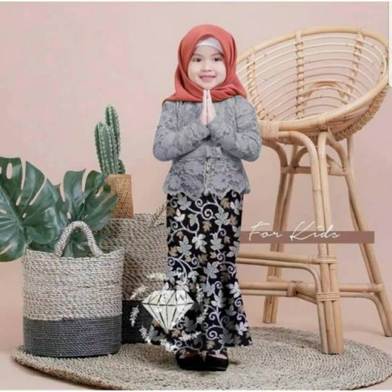 Setelan Kebaya Brukat Anak Shiren Kids 3