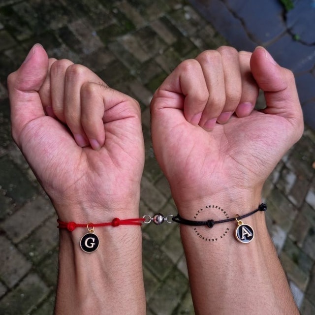 Zafa Aksesoris Gelang Magnet Couple Liontin Huruf Tali Tahan Air - ZBH X Circle Letter X Magnet
