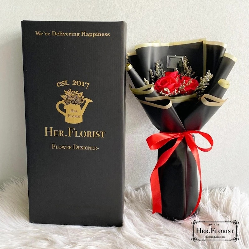Her.Florist Triple Soap Rose & Dried Flowers Bouquet 5
