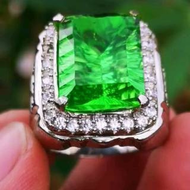 Batu Permata Natural Green Zamrud Moldavite