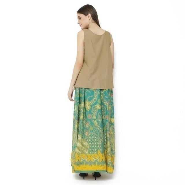  Gesyal Long Dress Maxi Tanpa Lengan Batik