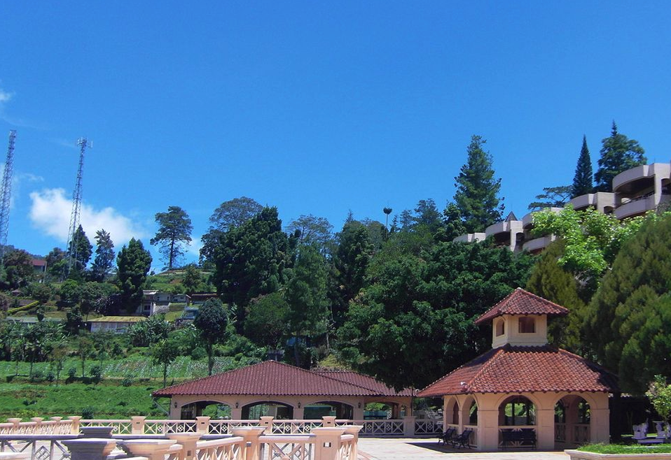 Puncak Inn Resort Hotel