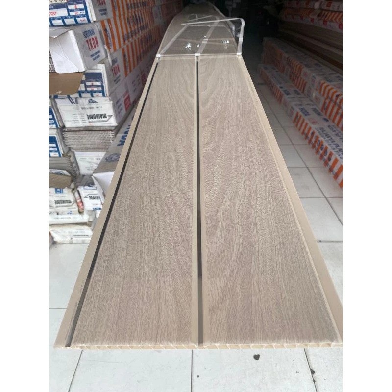 Alvera Plafon PVC Glossy Serat Kayu Abu Nat 2
