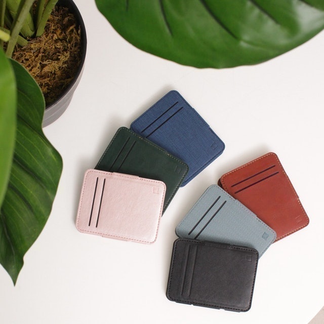 Ataru Dompet Kartu Magic