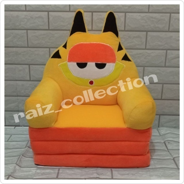 Sofa Lipat Karakter