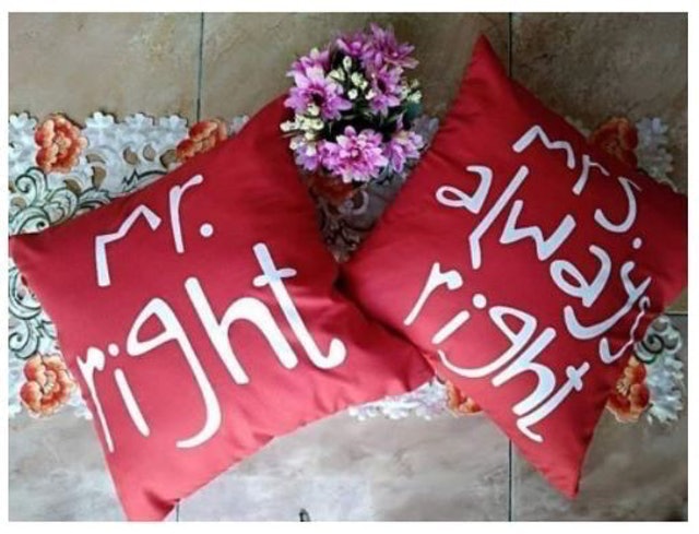  Bantal Couple Mr. Right & Mrs. Always Right