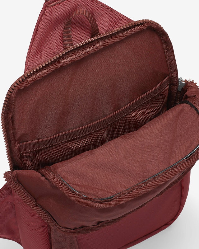 Sportswear Essentials Cross-Body Bag 3