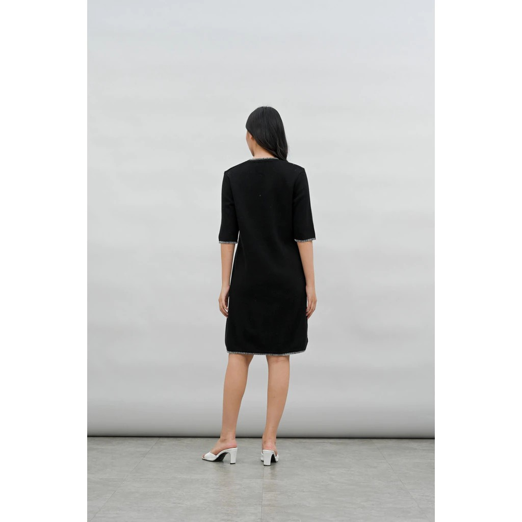  Savnion Yuki Basic Dress Black