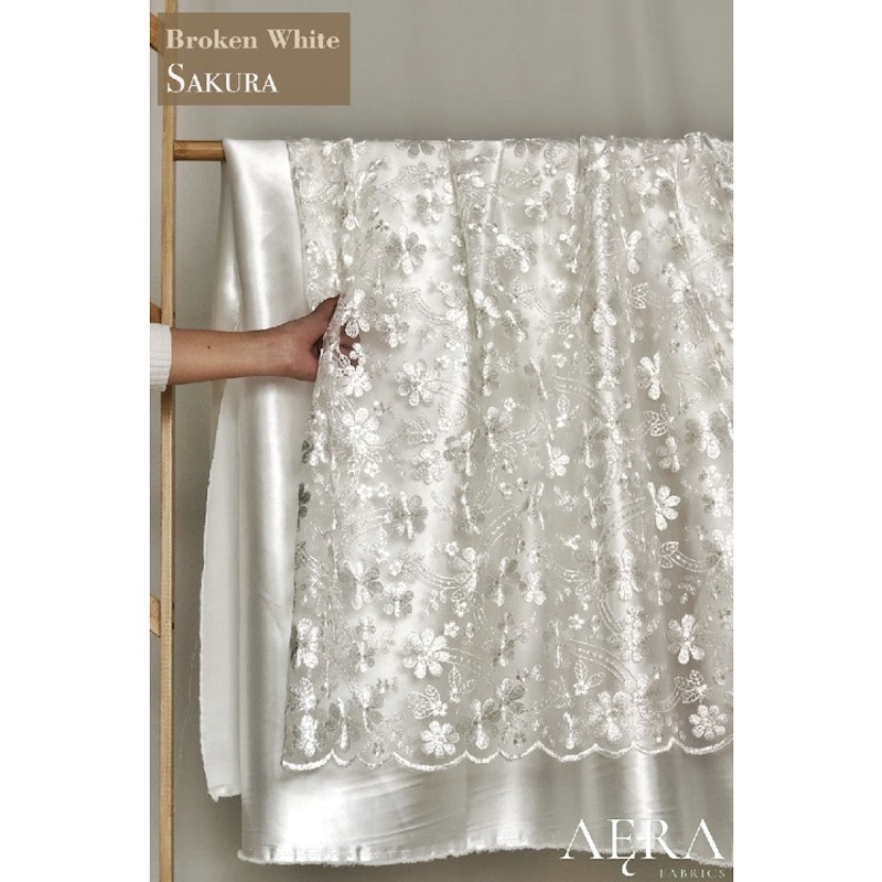 Kain Brokat Broken White 5