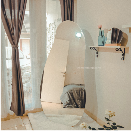 ANKAA Irregular Standing Mirror