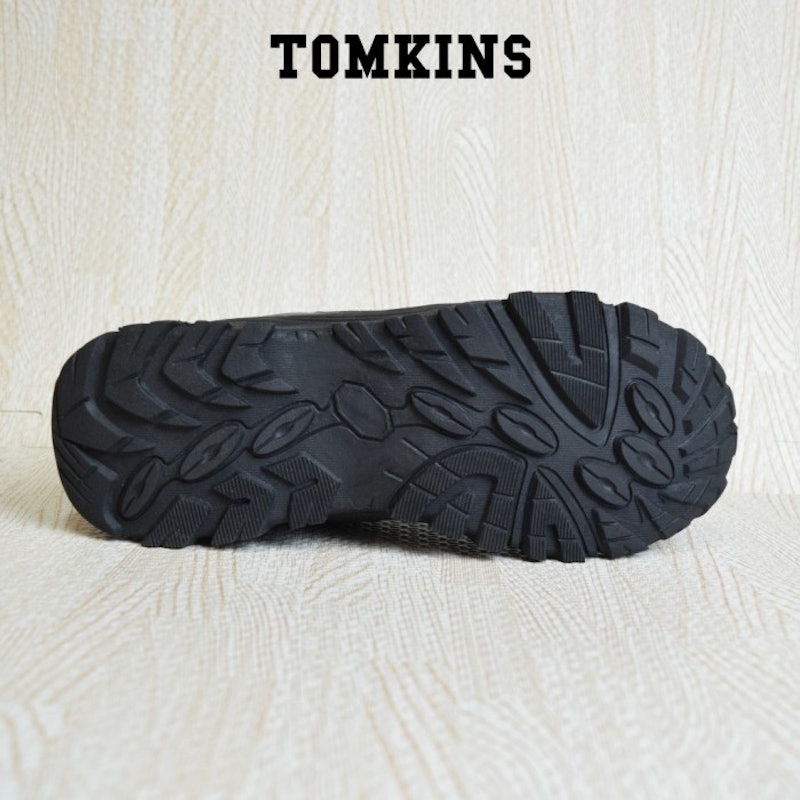 TOMKINS Roblox Hitam 5