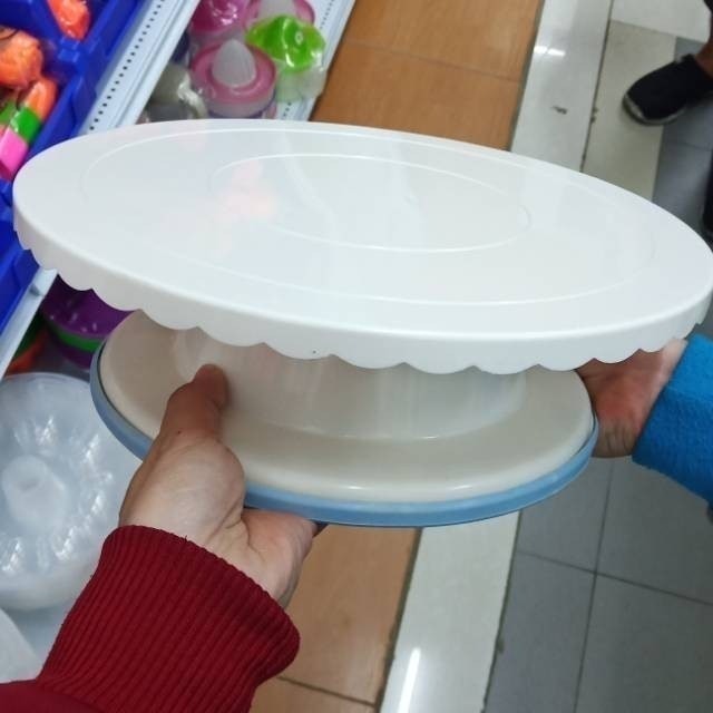 Meja Putar Hias Kue Bergelombang