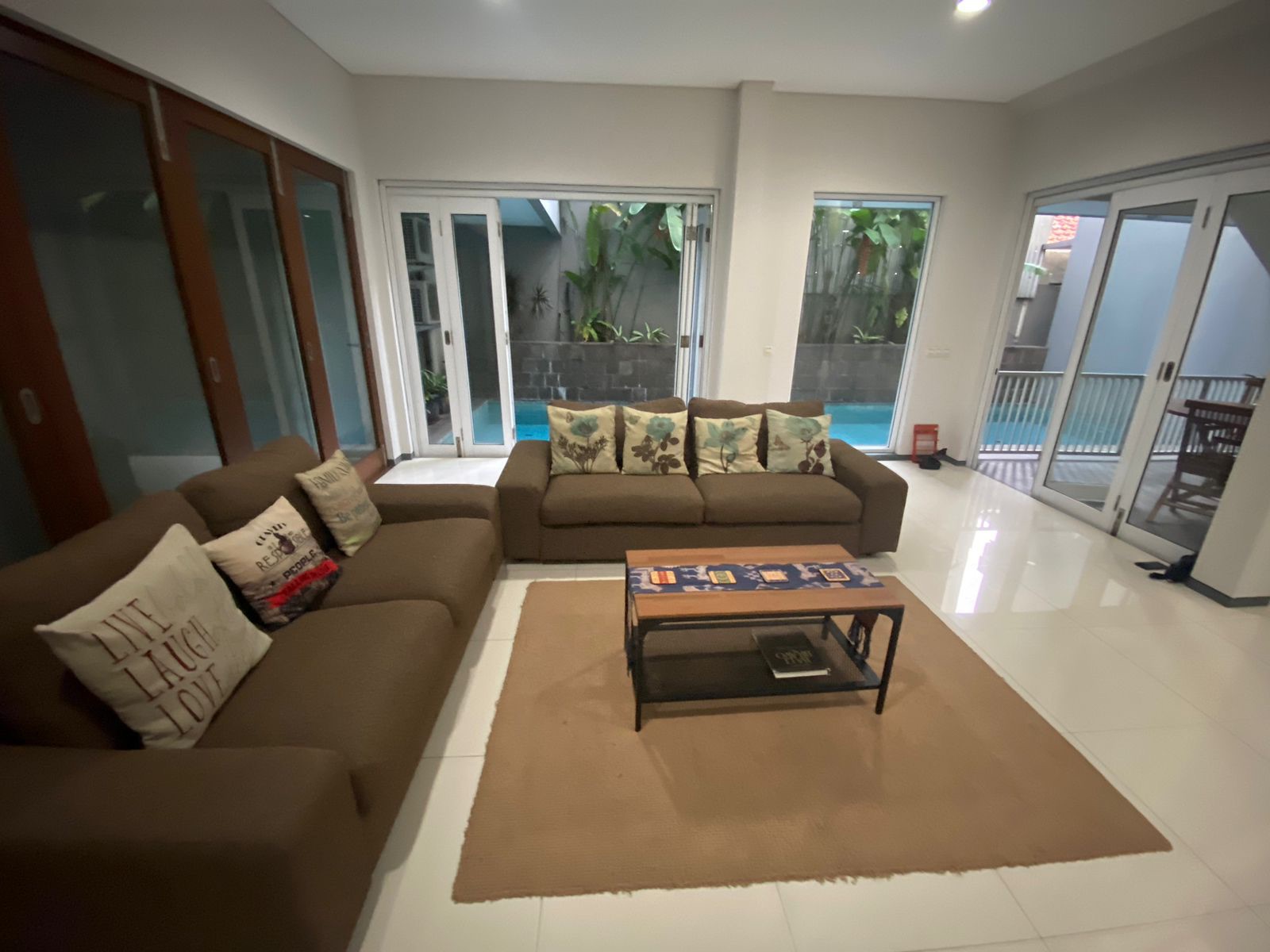 10 Rekomendasi Villa di Jakarta dengan Private Pool Terbaik  2