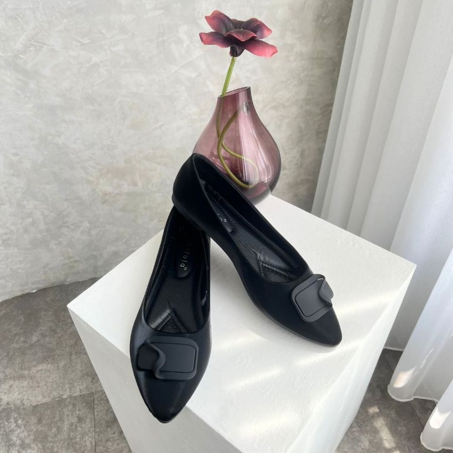 Laviola Sepatu Flat Wanita  2