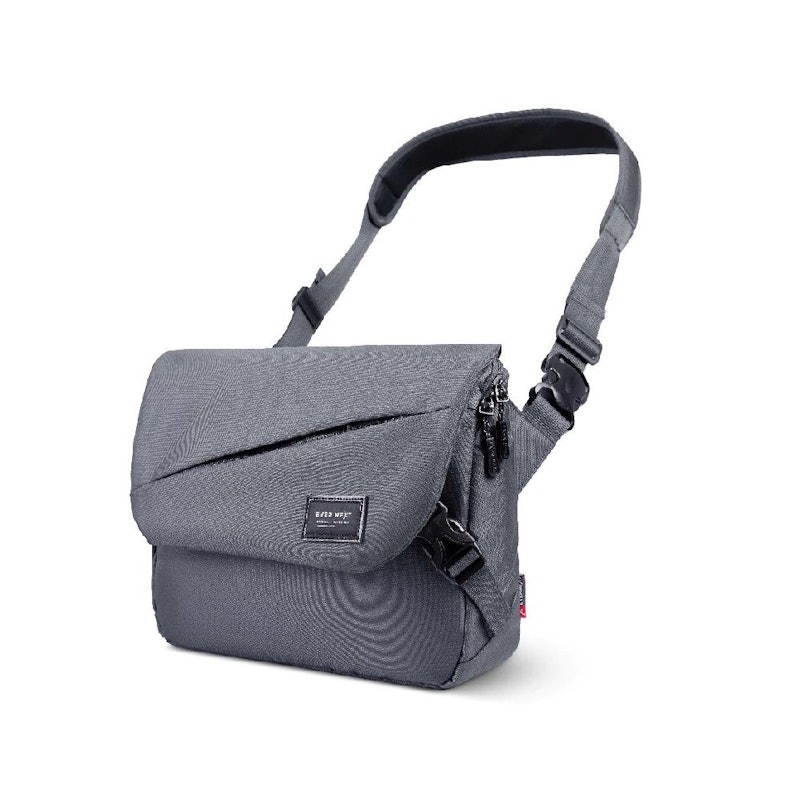 10 Rekomendasi Tas Selempang Pria Terbaik (Terbaru Tahun 2025