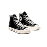 10 Rekomendasi Sepatu Converse untuk Wanita Terbaik (Terbaru Tahun 2026) 1