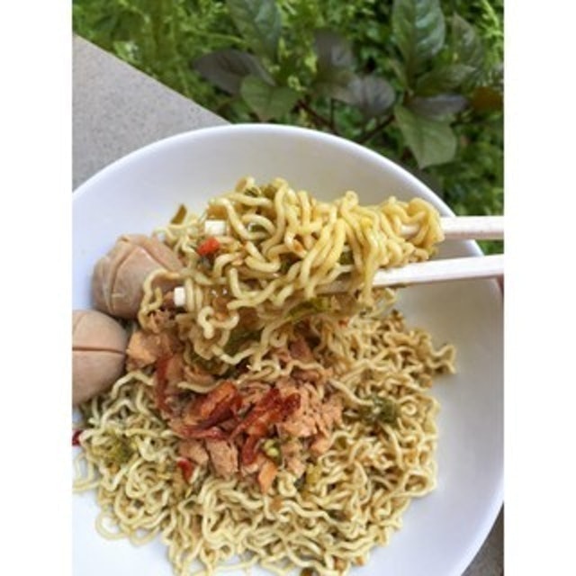 Gerobak Opa Mie Ayam Rebus Sambal Ijo