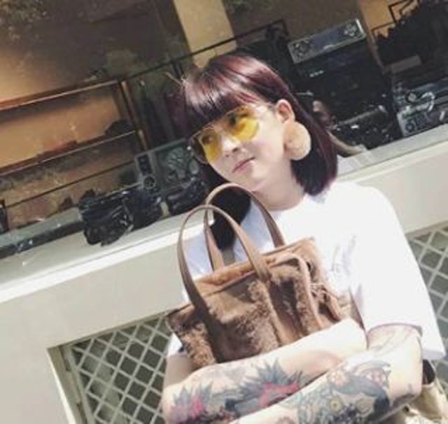  Pompom Ear Clip 02C718R