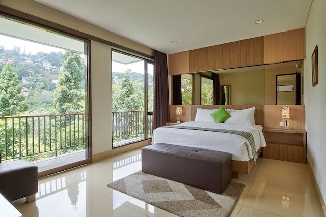 Cempaka 1 Villa 5 Bedrooms with a Private Pool 3