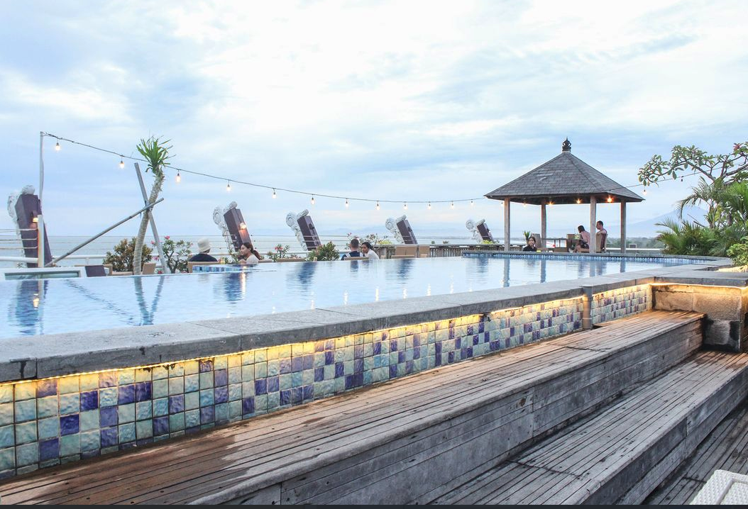 Kutabex Beach Front Hotel 2