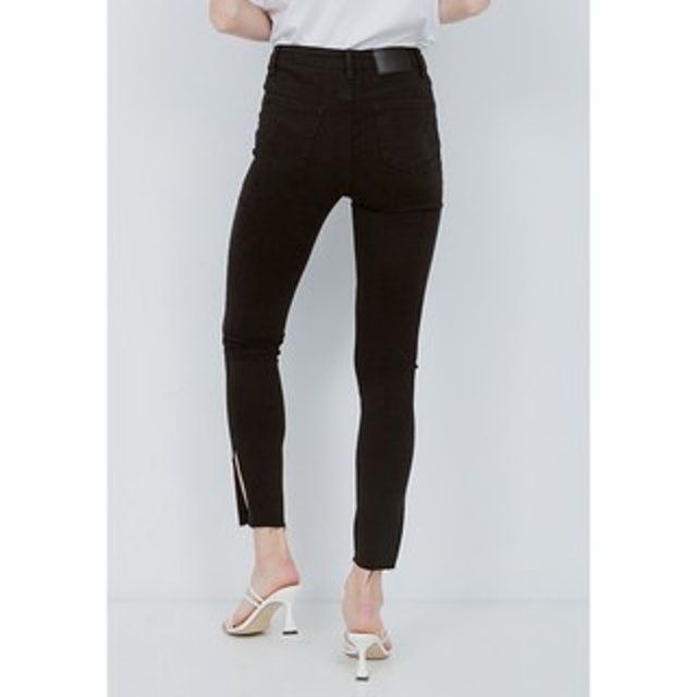 Darina Crop Jeans with Side Slit 3