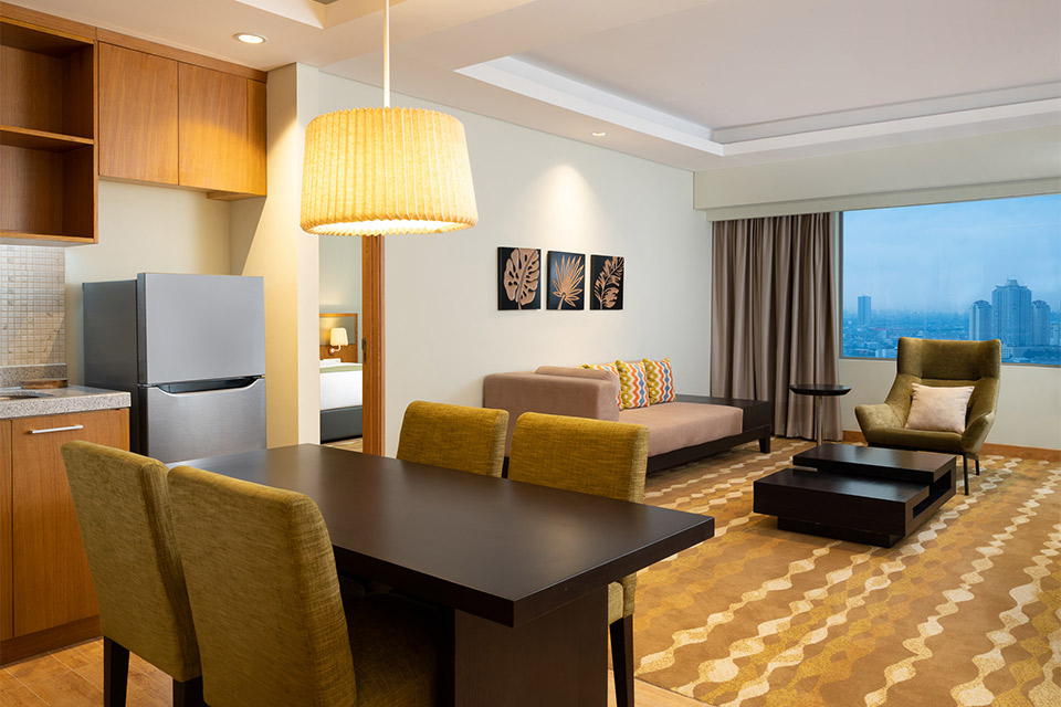 Holiday Inn & Suites Gajah Mada 4