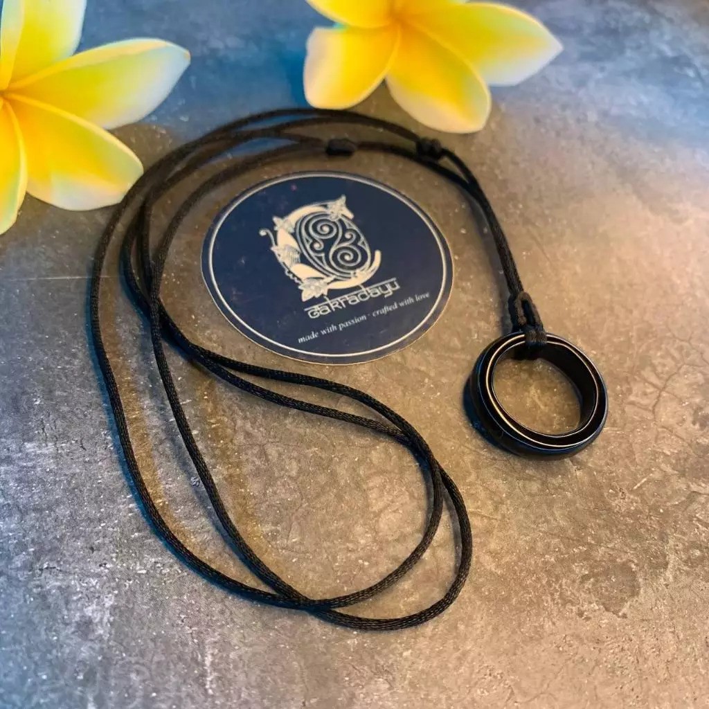 Cakradayu Kalung Tali Satin dengan Liontin Cincin Black Onyx