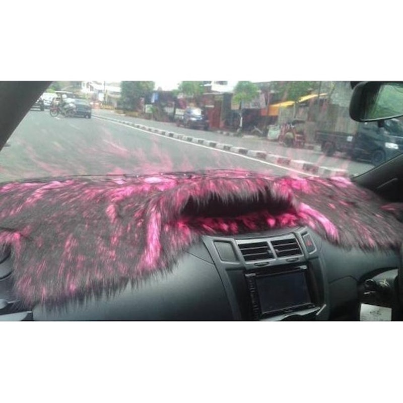 Alas Karpet Dashboard Mobil dengan Bulu dan Motif 2