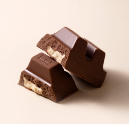 Petra Food SilverQueen Chunky Milk Chocolate with Almonds