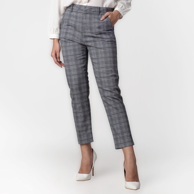Tartan "Narae" Plaid Pants 4
