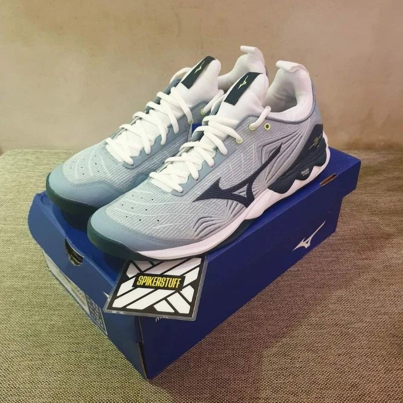 MIZUNO Wave Luminous 2 2