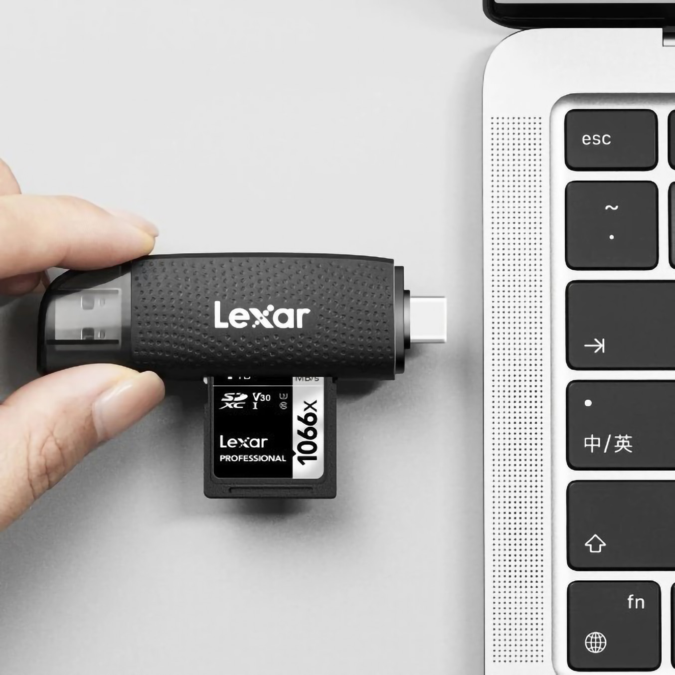 Lexar® Dual-Slot USB-A/C Reader 4