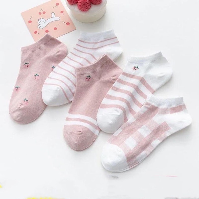 Kaos Kaki Motif Strawberry 4