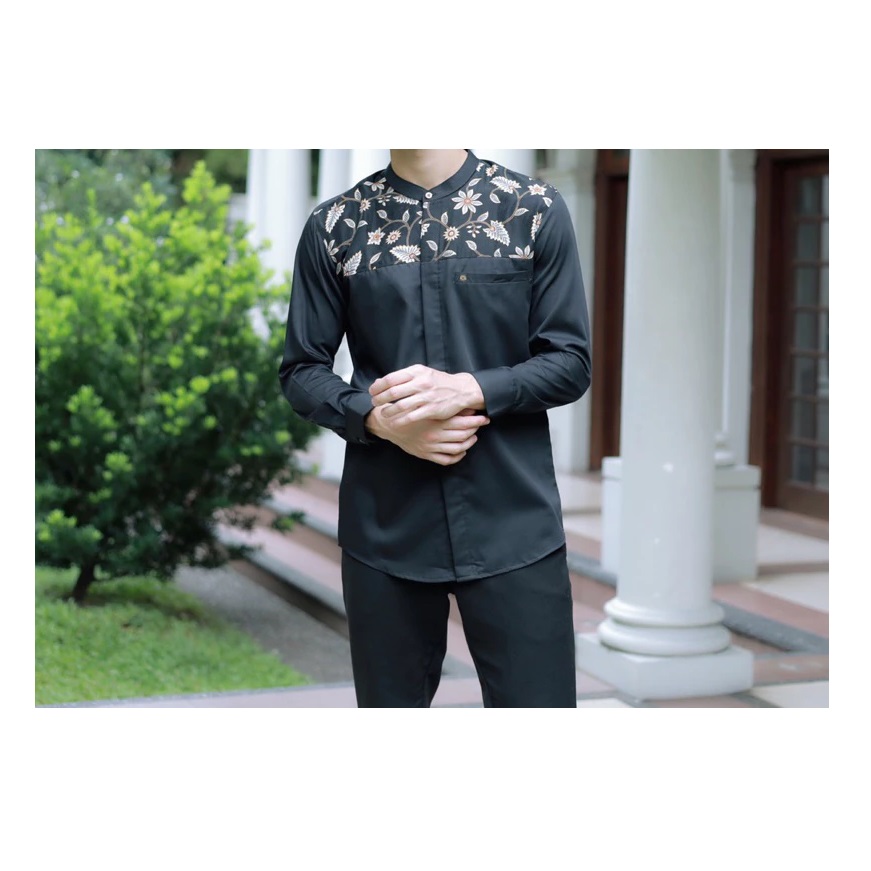  Michan Sarimbit Keluarga Hilya Black