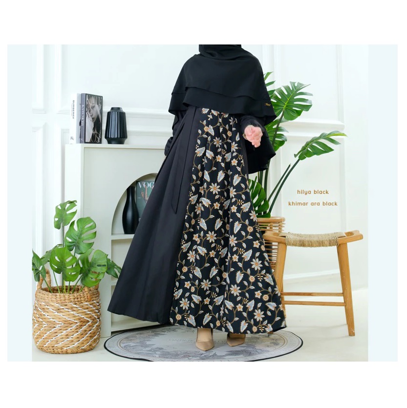  Michan Sarimbit Keluarga Hilya Black